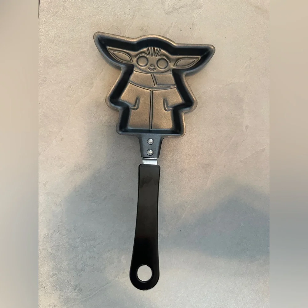 Disney Star Wars Grogu Baby Yoda Mandalorian Pancake Mini Skillet Mold Non-Stick